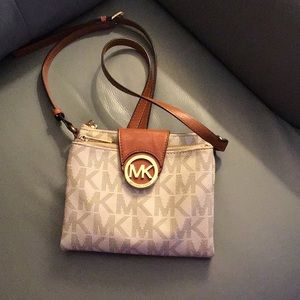 Michael Kors Crossbody Should Bag/ Good Condition